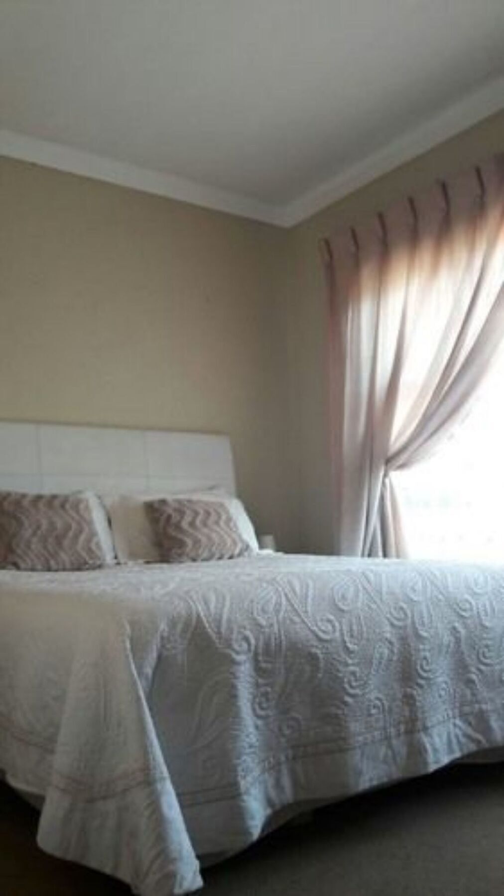 Budias Guest House Kempton Park Eksteriør billede