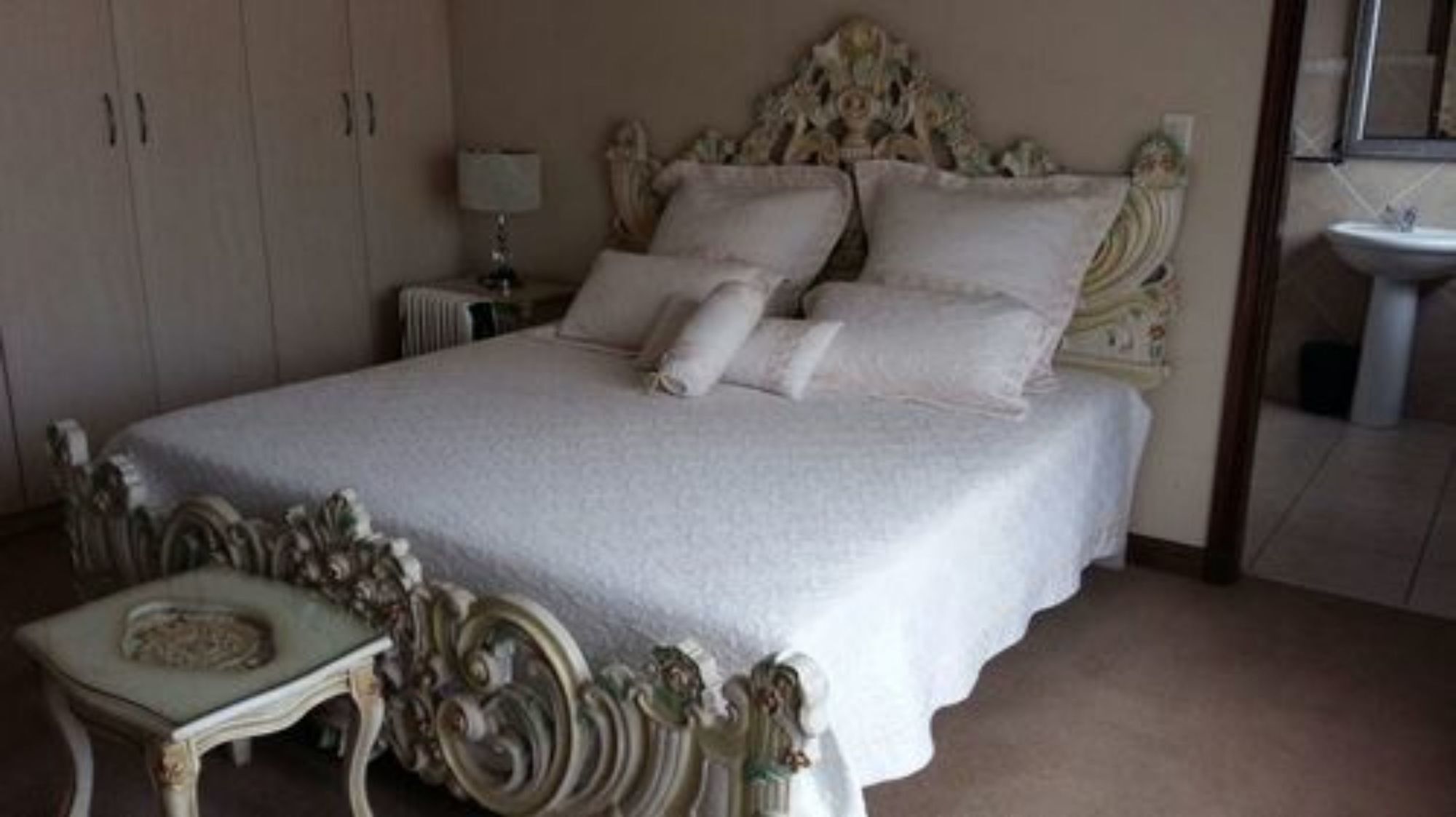 Budias Guest House Kempton Park Eksteriør billede